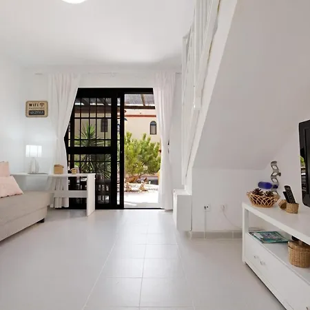 Vista Piscina O Terraza, Wifi Gratis 科斯塔卡玛